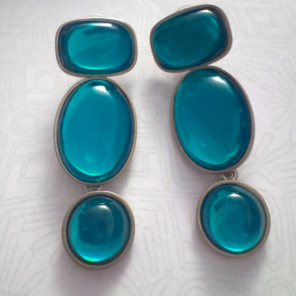 Three Stone Green Earing